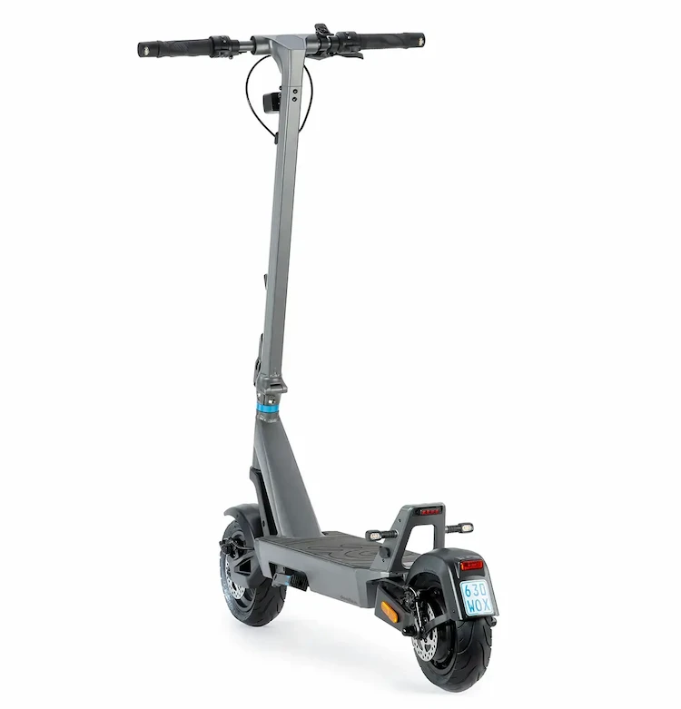 ePF PULSE+ Elektroroller Rückansichtim urbanen Einsatz – moderner, klappbarer E-Scooter mit Straßenzulassung, hoher Reichweite und optimal für nachhaltige Mikromobilität und den täglichen Pendlerverkehr