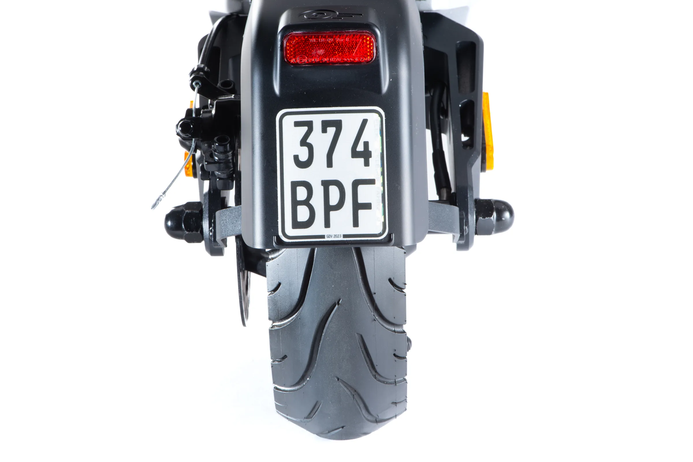 Kennzeichen am ePF PULSE Elektroroller – offizielles Nummernschild für E-Scooter mit Straßenzulassung gemäß StVO, montiert am hinteren Schutzblech