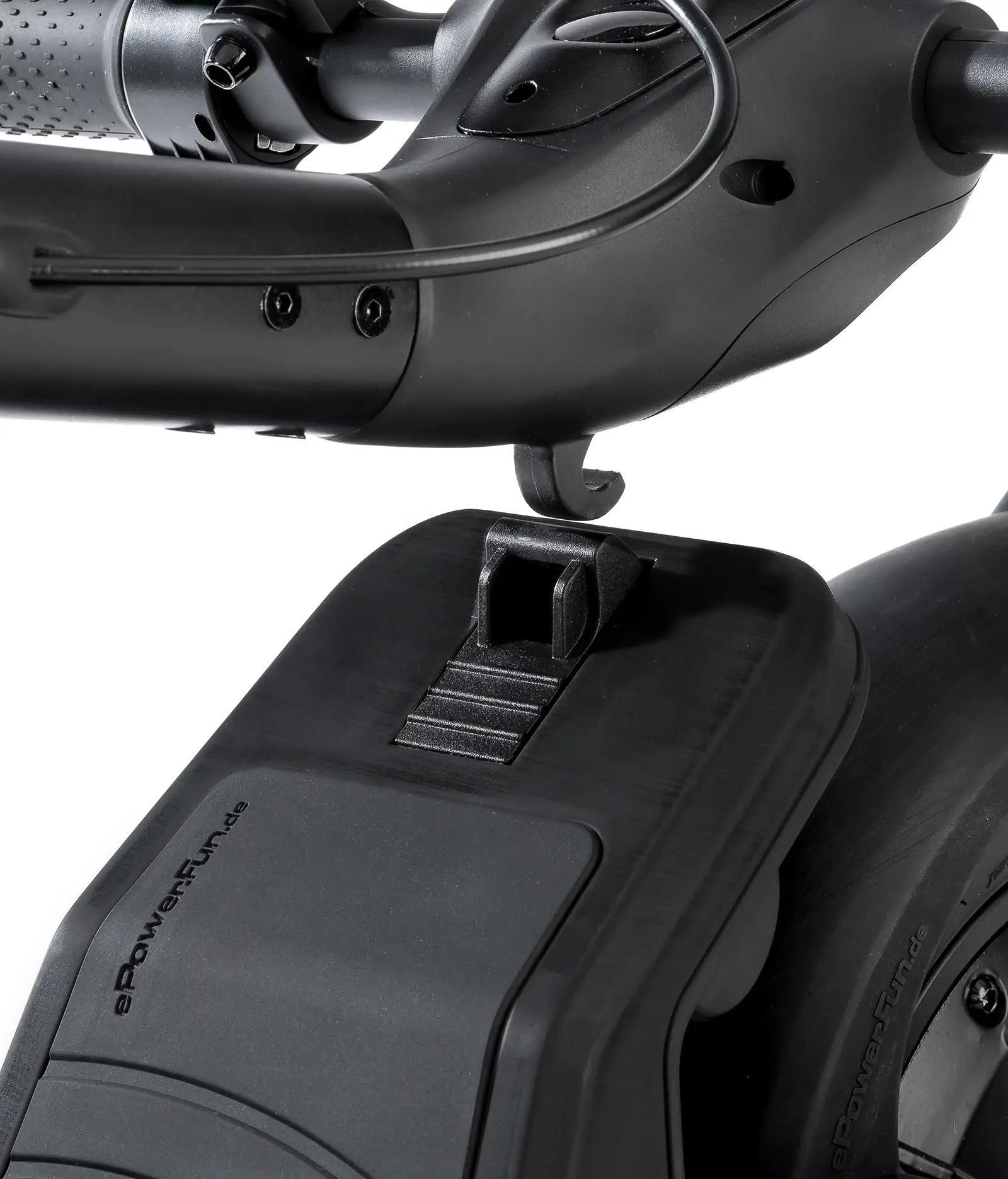 Praktische Klapphaken am ePF-2 PRO Elektroroller – robustes Design für einfachen Transport und sicheres Verstauen beim Pendeln und Reisen