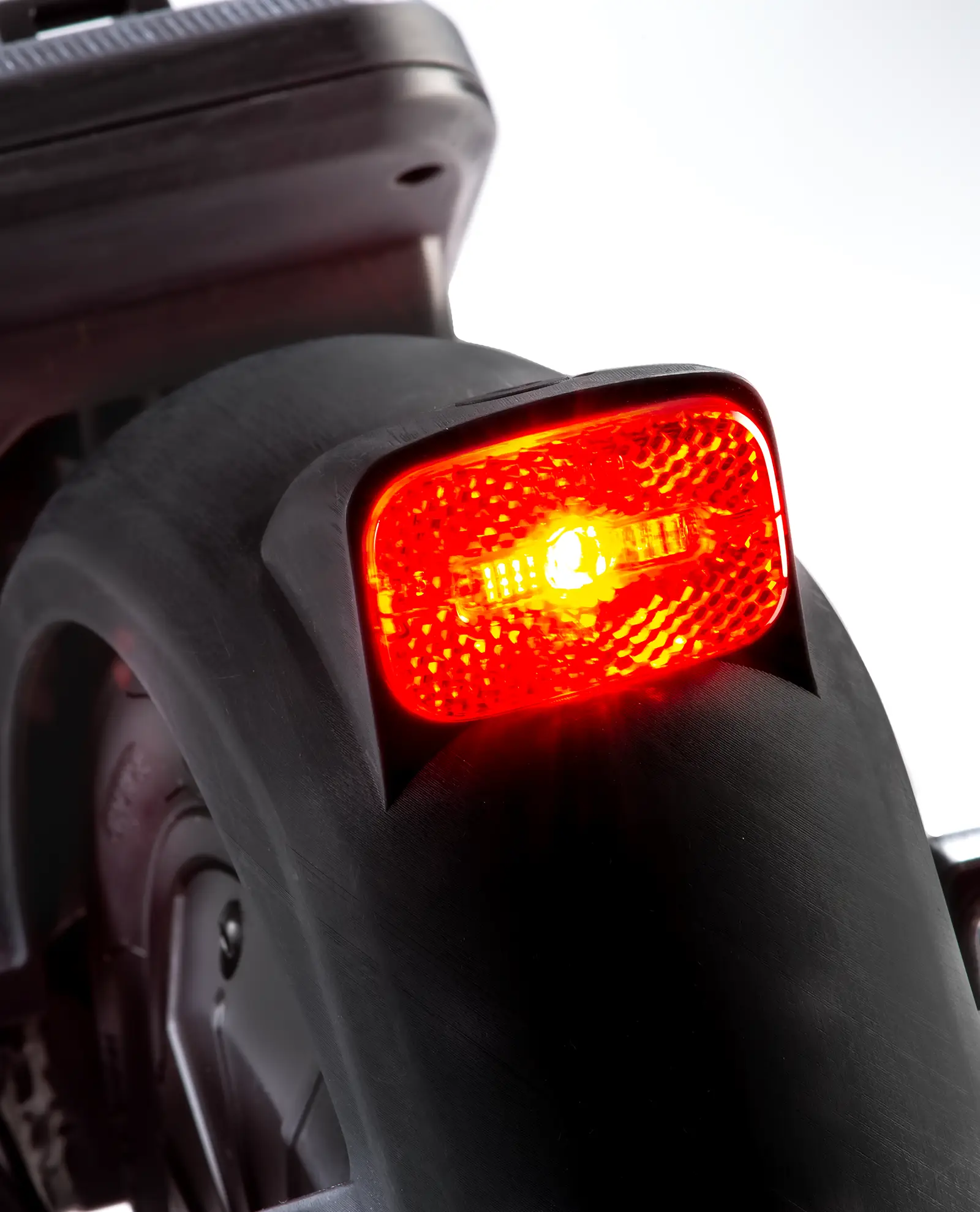 ePF-2 PRO Elektroroller Rück-Bremslicht – helles, integriertes Bremslicht für erhöhte Sicherheit und Sichtbarkeit im Straßenverkehr