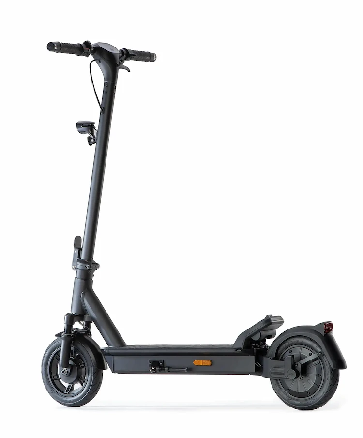ePF-2 PRO Elektroroller in seitlicher Rückansicht – leistungsstarker E-Scooter mit modernem Design, großem Trittbrett und integriertem Rücklicht für sichere Fahrten